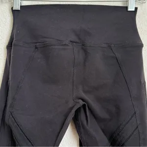 ALO Yoga Black Cropped Leggings Size S thumbnail 4
