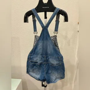 overalls shorts thumbnail 2
