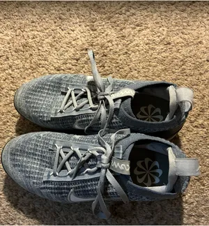 Grey Nike Vapormax thumbnail 3