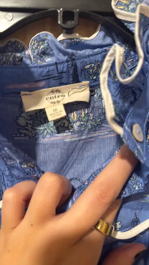 Cute fun, blue summer shirt Size M thumbnail 2