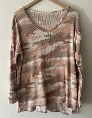 American Eagle Waffle Knit Pink Camo Print Soft‎ Cozy Sweater thumbnail 1