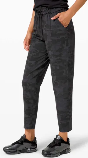 Lululemon Keep Moving Pant 7/8 High-Rise Incognito Camo Multi Grey Size 6 NWOT thumbnail 2