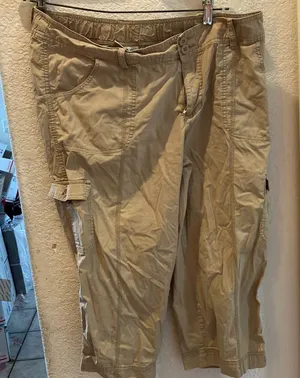 FINAL MARKDOWN Duo maternity capris medium Tan Size undefined thumbnail 1