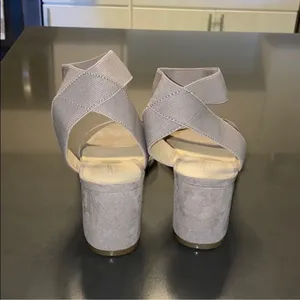 Liz Claiborne Nude Heeled Sandals‎ Size 6M B12B thumbnail 4