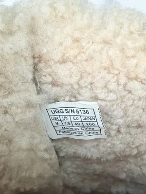 UGG AUSTRALIA COVE S/N 5136 SUEDE LEATHER GENUINE SHEEPSKIN Boots Size 9 Women’s thumbnail 12