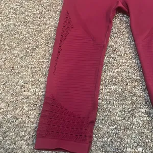 Womens Gymshark Energy Seamless Cropped Leggings thumbnail 3