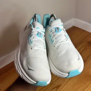 Hoka One One Arahi 7 “Frost Rose Gold” Size 9W B NO BOX thumbnail 16