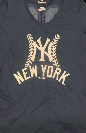 Fanatics New York Yankees MLB Women's V-Neck T-Shirt thumbnail 4