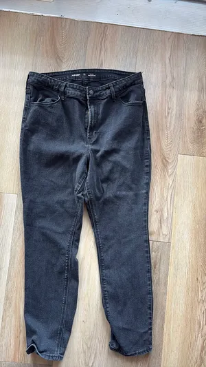 Old Navy Wow High-Rise Straight Jeans thumbnail 3
