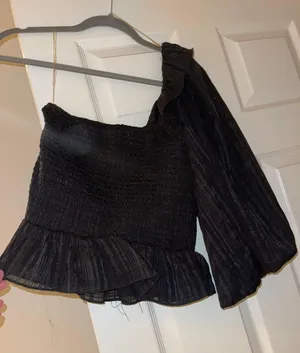 Ruffle Top Black Size M thumbnail 1