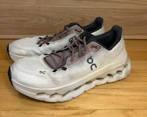 On Running Cloudtilt Women's Sneakers in Clove / Sand - Size 9 thumbnail 1