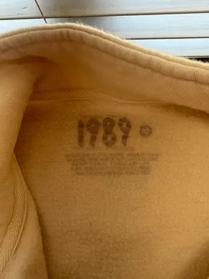 Taylor Swift Womens 1989 Taylors Version Quarter Zip Wonderland Pullover size M thumbnail 5