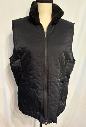 Liz Claiborne Women’s Black Quilted Zip-Up Vest with Faux Fur Collar Size L thumbnail 1