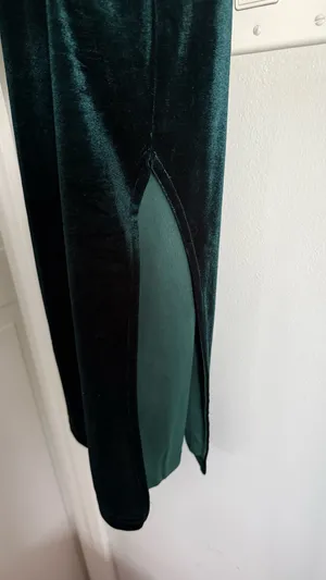 Windsor Green Velvet Bodycon Dress thumbnail 3