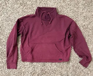 Rvca burgundy crop pullover w thumbnail 1