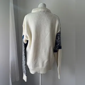 Vintage ‘90s Wrangler Marceau Collection Ivory & Navy Blue Pullover Sweater thumbnail 4