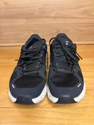 On Cloud 6 Women's Black Sneakers - Size 10 thumbnail 3