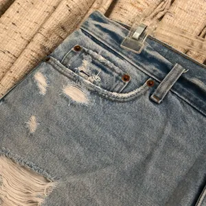 Abercrombie & Fitch Annie High Rise Distressed Denim Shorts thumbnail 4