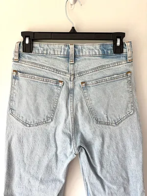 Abercrombie & Fitch the ‘90s Relaxed Jean High Rise Light Wash Crossover Waist thumbnail 5