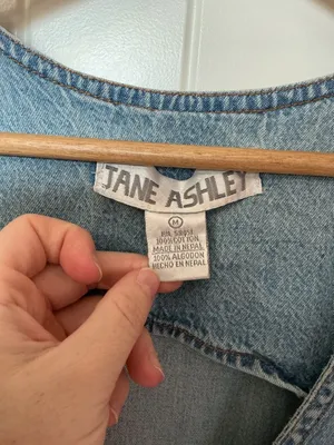 Vintage Jane Ashley Denim Button-Front Midi Dress with Floral Embroidery Medium thumbnail 2