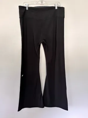 NWT Fabletics Oasis PureLuxe Kick Flare Leggings Black 3X Short thumbnail 7