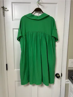 Relaxed V-Neck Mini Dress in Bright Green thumbnail 2