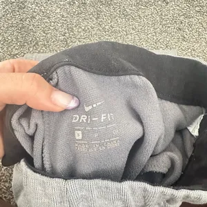 Women’s Nike Dri-Fit grey sweatpants Smll thumbnail 4