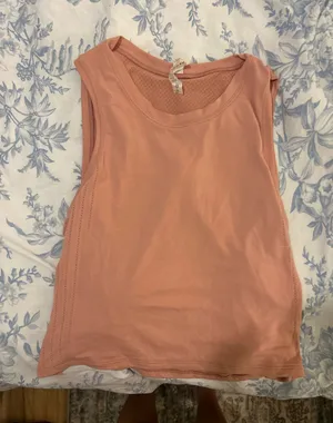 Lululemon Tank thumbnail 1