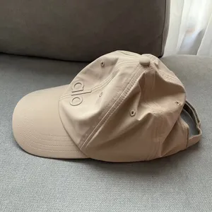 Alo Yoga Performance Off-Duty Cap Gravel thumbnail 3