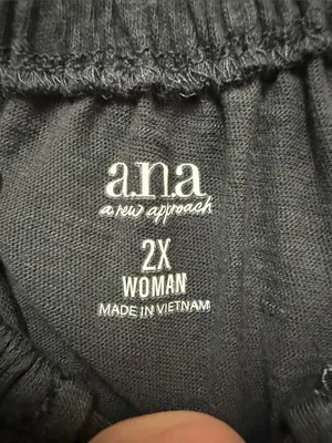 NWT a.n.a Black Off-Shoulder Long Sleeve Tie-Front Top Size 2X thumbnail 2