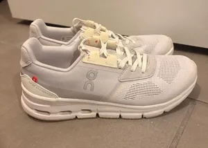 On Running White Low thumbnail 1