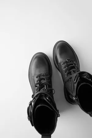 ZARA Leather Lug Sole Biker Combat Ankle Boot Shoed 5152/001/040 Black thumbnail 3