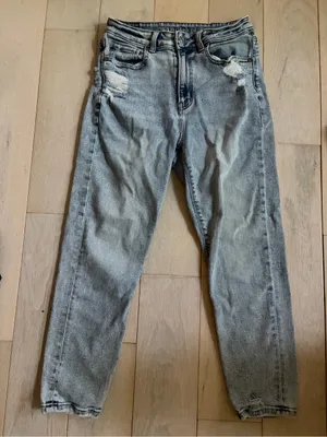 American Eagle Light Blue Mom Jeans thumbnail 1