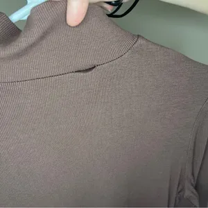 Women's Brown Turtleneck Pullover Sweater Size Medium Ribbed Long Sleeve thumbnail 6