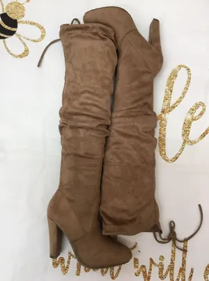 Boots Tan Size 8 thumbnail 2