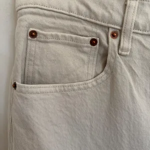 Abercrombie & Fitch Curve Love Ultra High Rise 90s Straight Jeans Beige 31‎ 12R thumbnail 2