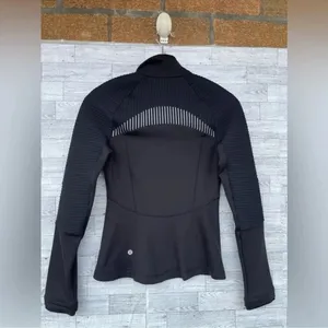 Lululemon Chill Going Strong Jacket size 4 thumbnail 12
