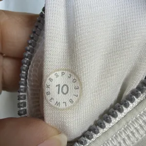 Lululemon women's 10 Run Dash Pullover Quarter Zip White Mesh Pockets athletic thumbnail 3