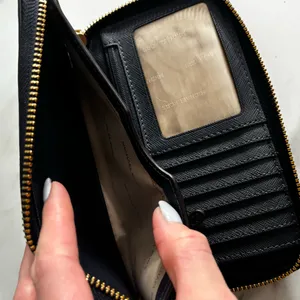 Michael Kors Wallet thumbnail 4