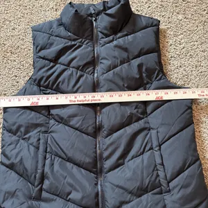 Cole‎ Haan Women's Black Chevron Quilted Puffer Vest Sz Large thumbnail 4