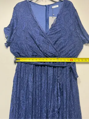 plus-size navy blue floral lace cocktail dress thumbnail 5