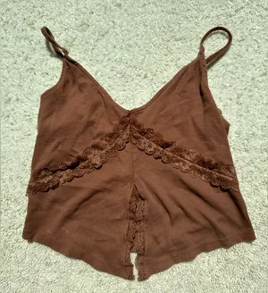 hollister tank top thumbnail 1