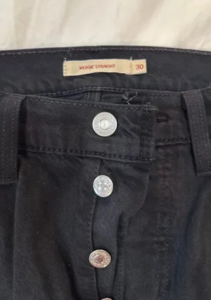 Levi’s Wedgie Straight Jeans thumbnail 3