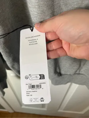 Alo Yoga Accolade Hoodie in Athletic Heather Grey XS thumbnail 8