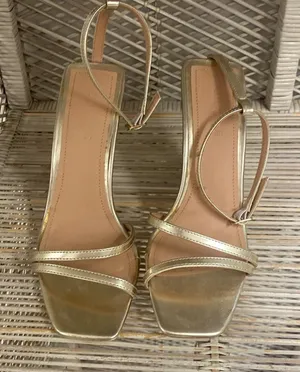Truffle Collection Gold Strap Square Front Heel Size 6 thumbnail 1