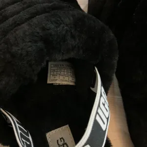 UGG Fluff Yeah Slide Black Sheepskin Platform Slipper Womens 6.5 Men's‎ 5 37 thumbnail 5