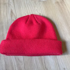 ALO Yoga Red Beanie thumbnail 2