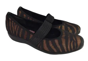 animal print Mary Jane flats sz 6W thumbnail 1