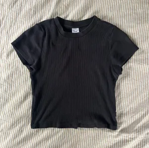 Aritzia TNA Top thumbnail 1
