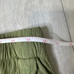 Abercrombie & fitch crinkle‎ textured gauze olive green pull on wide leg pants L thumbnail 6